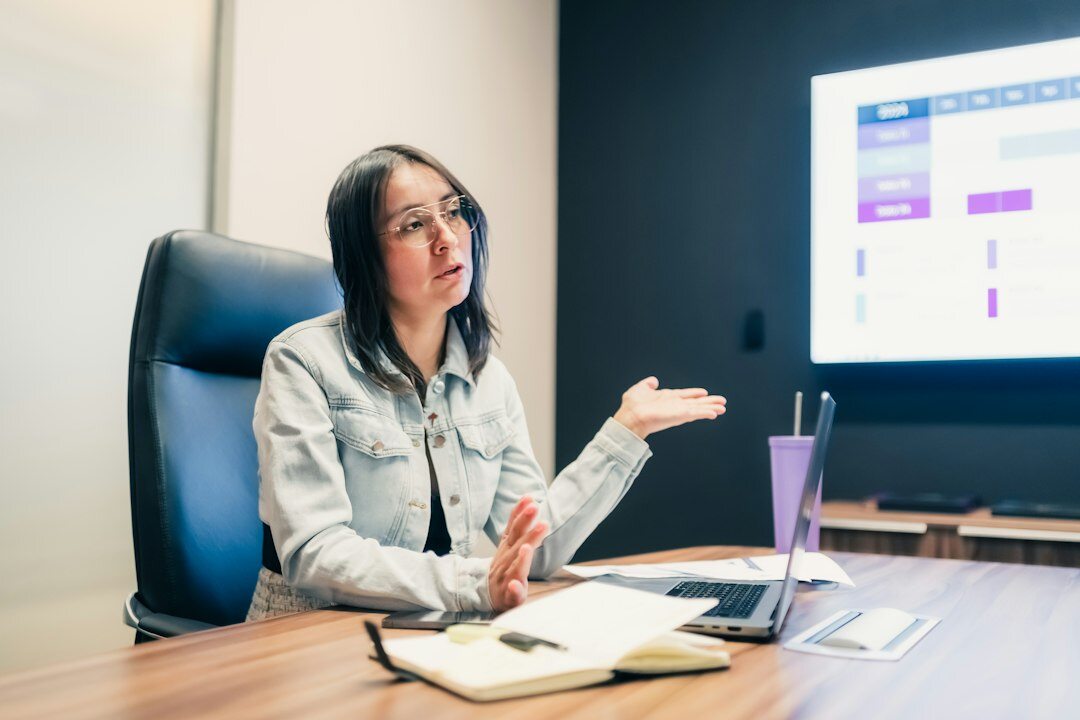 advisor explaining policy